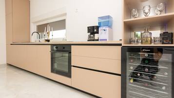 Design-Apartment | Eigene Küche | Großer Kühlschrank, Mikrowelle, Ofen, Geschirrspüler