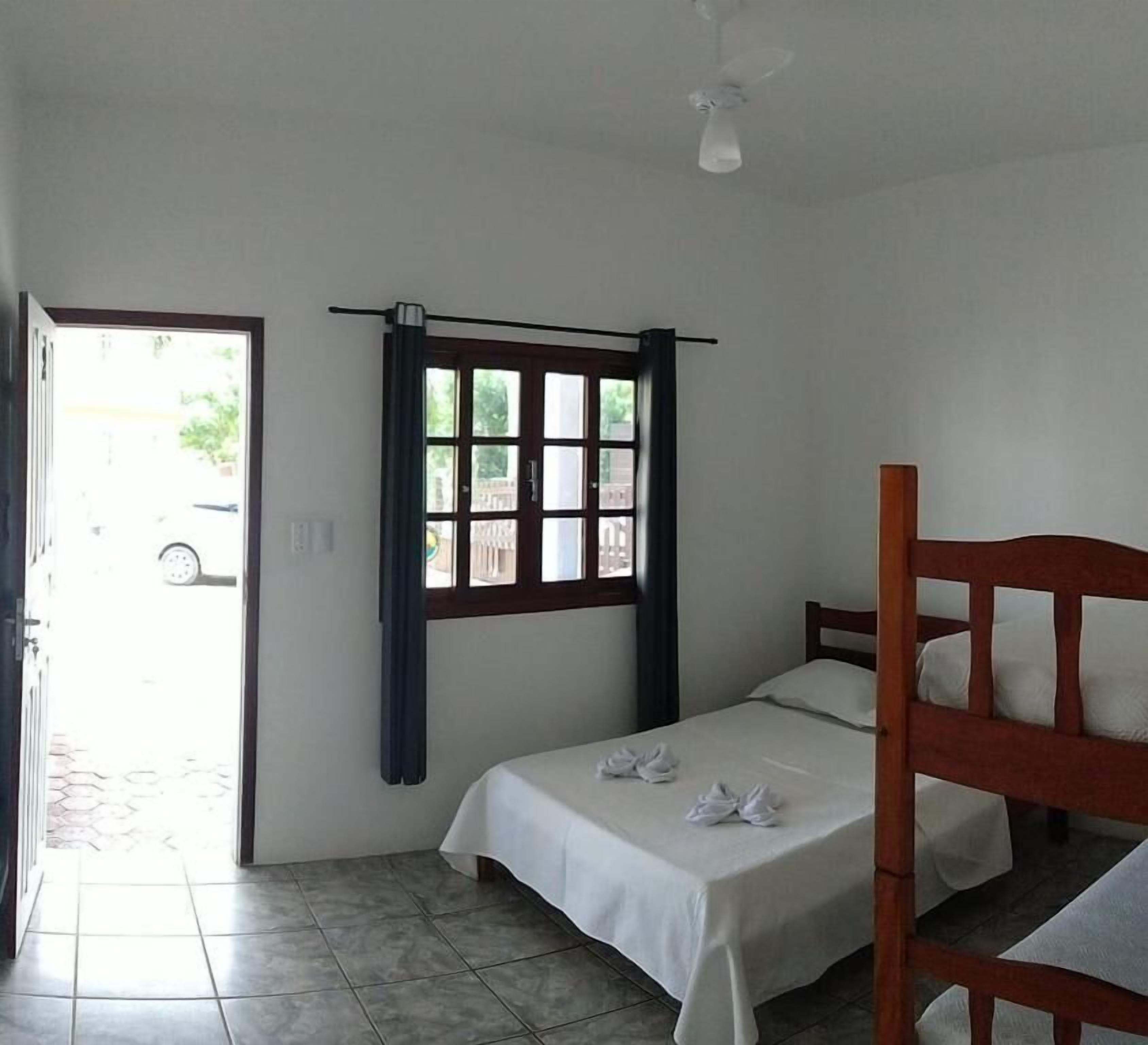 Cortinas opacas y wifi gratis