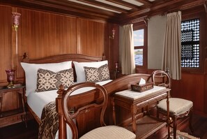 Deluxe Cabin | In-room safe, individually decorated, soundproofing