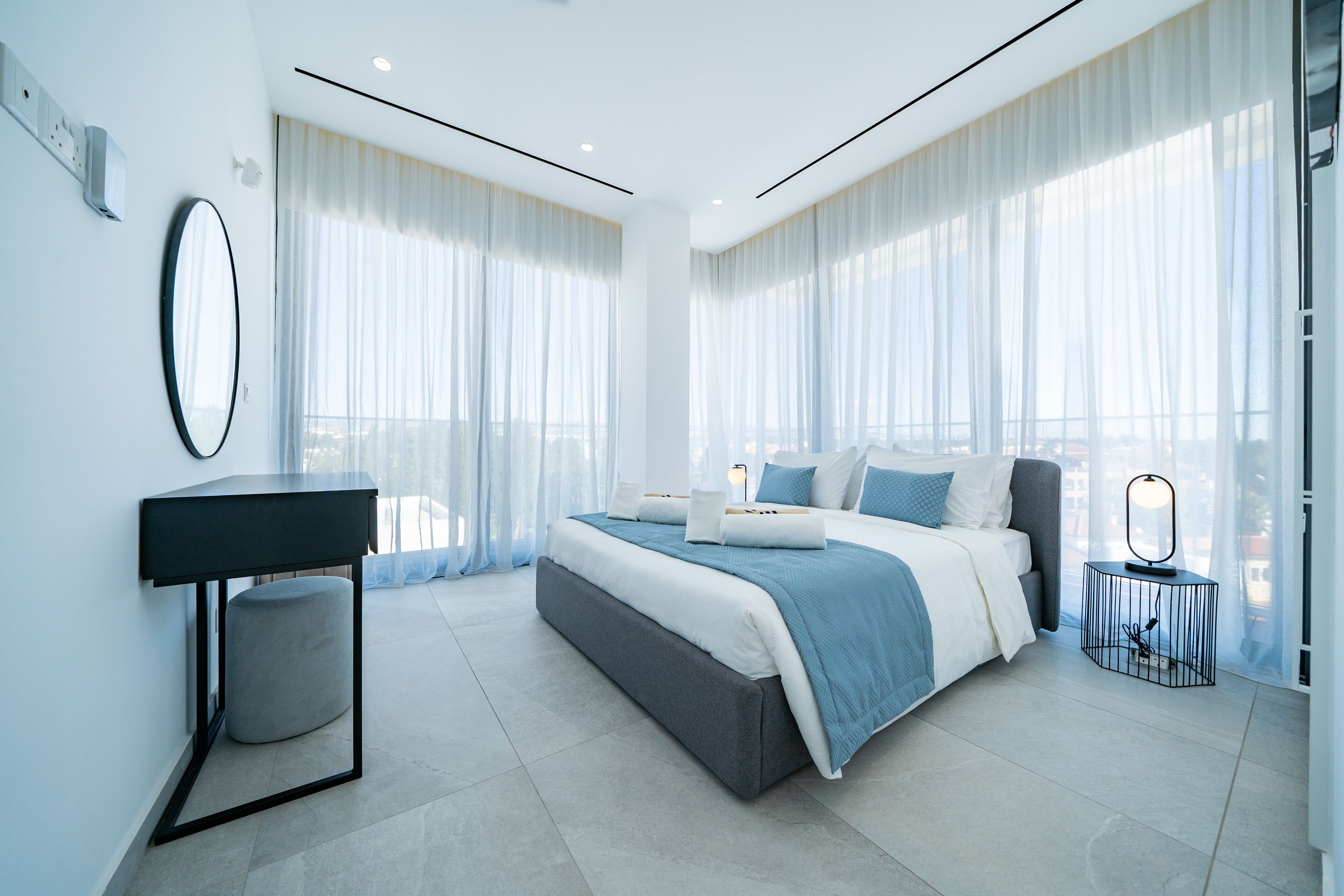 In-room safe, soundproofing, iron/ironing board, free WiFi