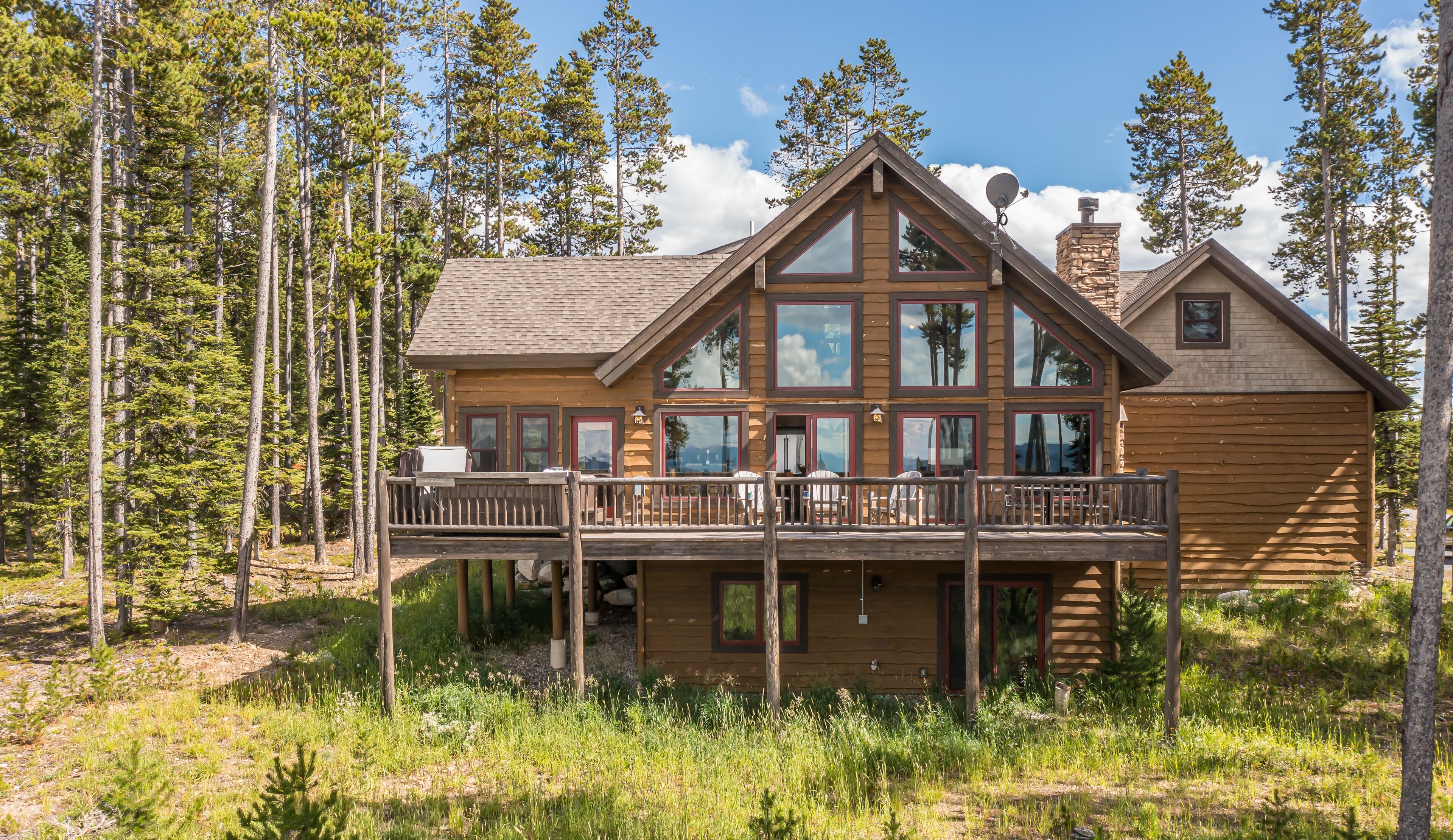 Stunning Beehive Basin Residence with Majestic Mountain Views