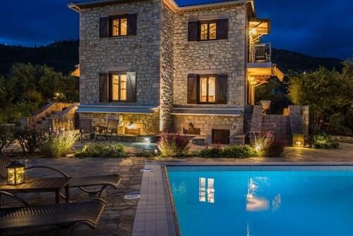 Eleonas Houses - Kardamili's  Bianca Poolside Gem