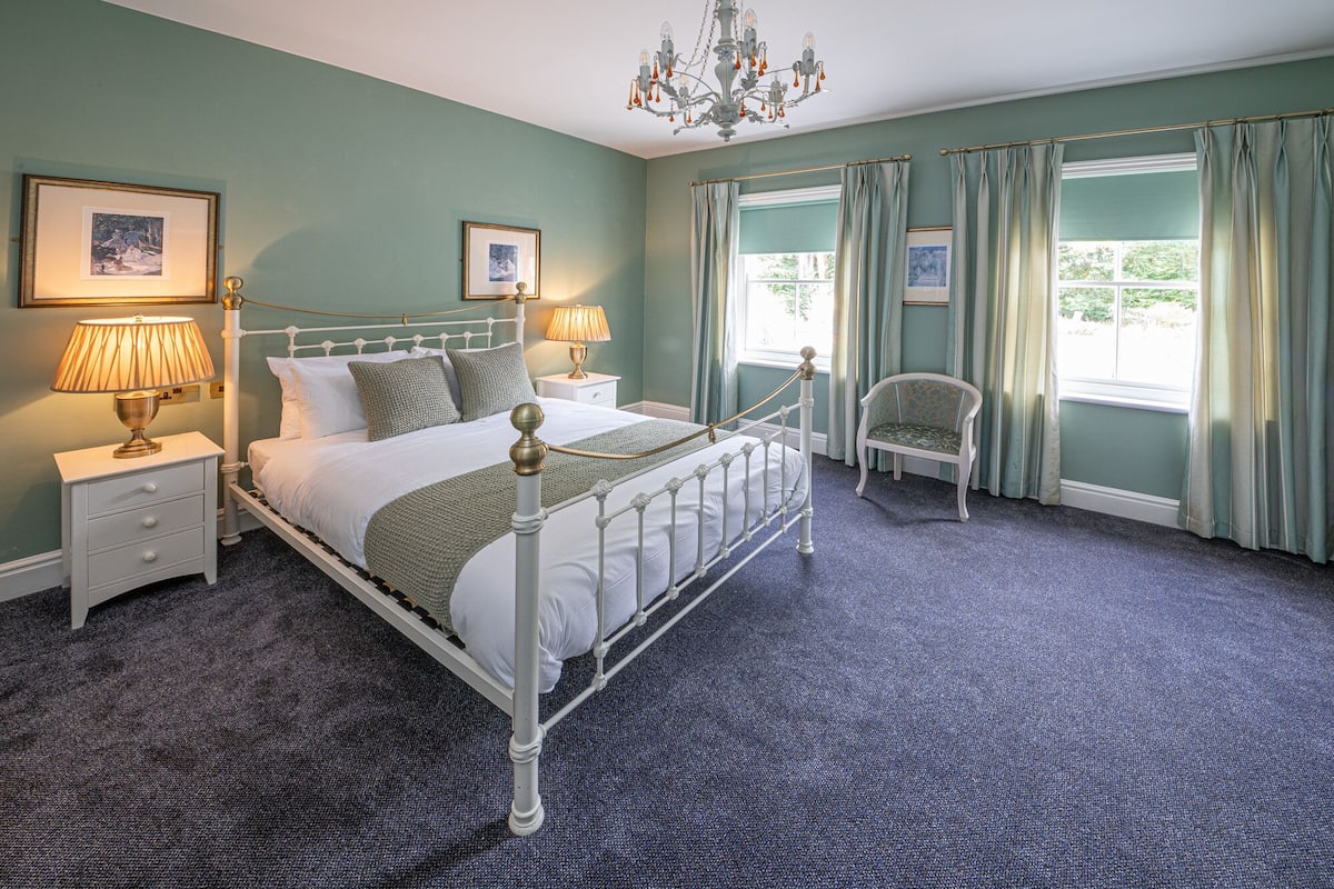 Superior Double Room | 1 bedroom, Egyptian cotton sheets, premium bedding, minibar