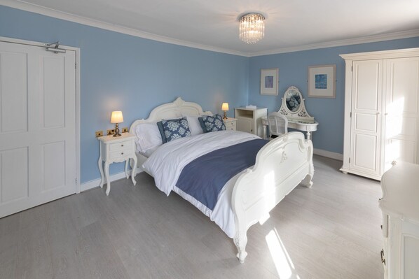 Superior Double Room | Egyptian cotton sheets, premium bedding, minibar, in-room safe