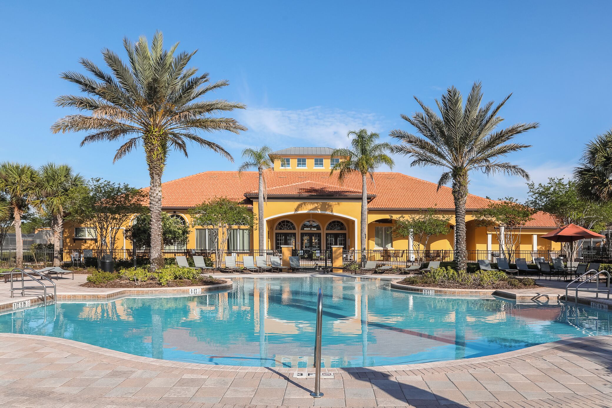 Monthly Rates | Grand 6 BDR Estate in Watersong