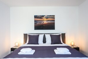 4 soverom, safe på rommet, skrivebord og strykejern/-brett