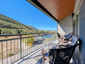Property grounds - Lakeside Retreat | Balcony, Lake & Pool (Keystone)