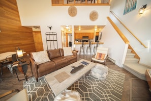 Smart TV - Lakeside Retreat | Balcony, Lake & Pool (Keystone)