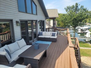 Property grounds - 4BR 4BA lake front w/Dock & Kayak across Coconuts (Gravois Mills)