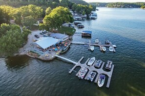 Marina - 4BR 4BA lake front w/Dock & Kayak across Coconuts (Gravois Mills)