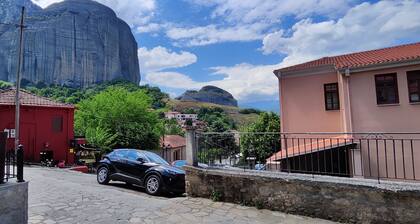 Theofaniaâs Marble House: Authentic Stay by Meteora Rocks