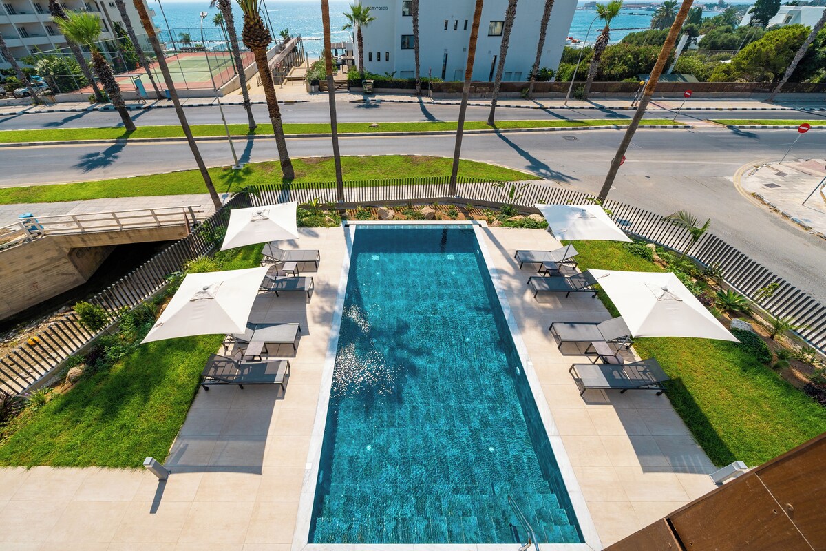 Deluxe One - Bedroom Apartment with Sea View