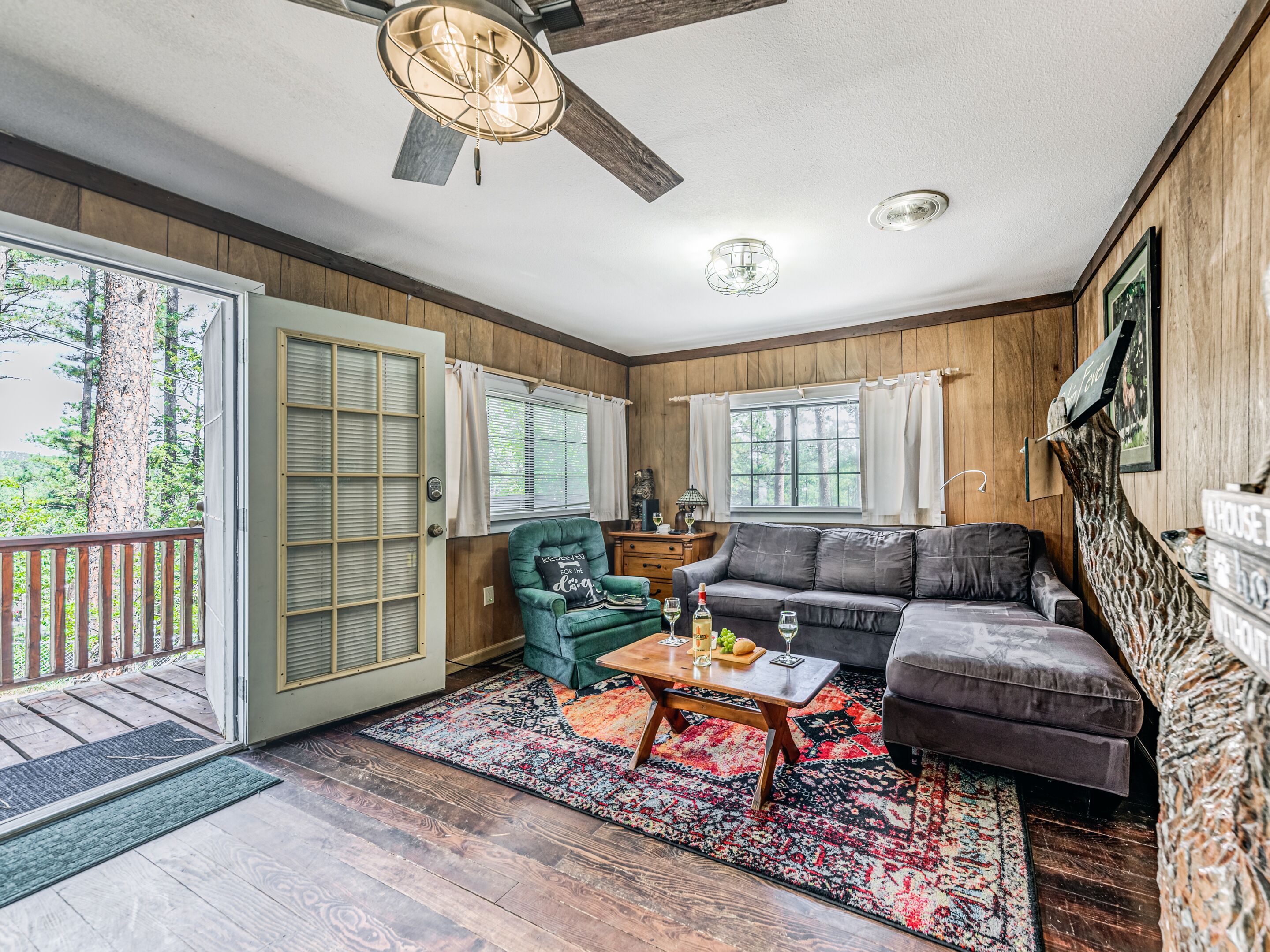 Midtown Lodge | Pet-Friendly + Hot Tub & Close to Midtown!