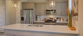 Vitamin Sea - Oyhut Bay Seaside Village