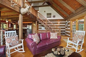 Interior - Charming Mountain Home in Banner Elk (Banner Elk)