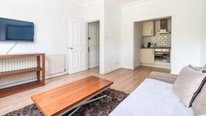 Basic Apartment, 1 King Bed | Living area - Charming Wandsworth Common Flat (London)