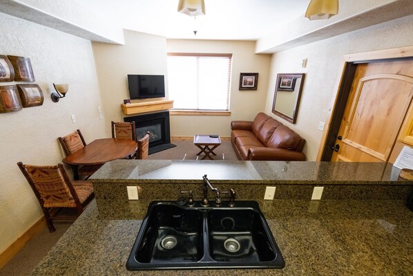Condo, 1 Bedroom | Interior