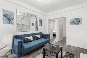 Basic Apartment, 1 Double Bed with Sofa bed | Living area