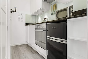 Basic Apartment, 1 Double Bed with Sofa bed | Private kitchen