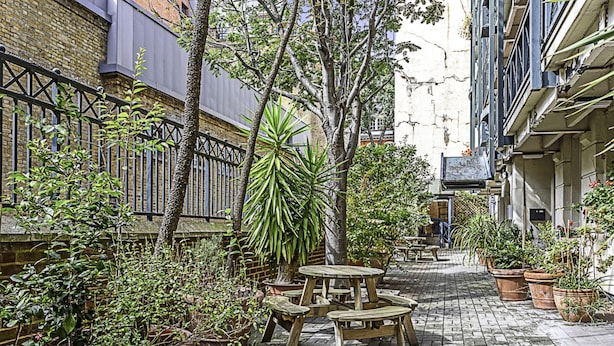 Basic Apartment, 1 Double Bed with Sofa bed | Exterior - Serene Escape in Covent Garden (London)
