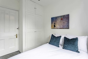 Basic Apartment, Multiple Beds - Clapham Charm: 2-bedroom Beauty (London)