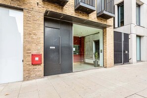 Exterior - Convenient Euston London Apartment (London)