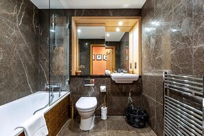 Apartment | Bathroom