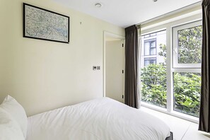 Basic Apartment, Multiple Beds - Modern Shoreditch Apartment (London)