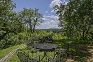 Cabin, 3 Bedrooms | Outdoor dining
