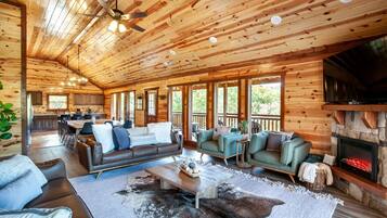 Cabin, 5 Bedrooms | Living area | Smart TV