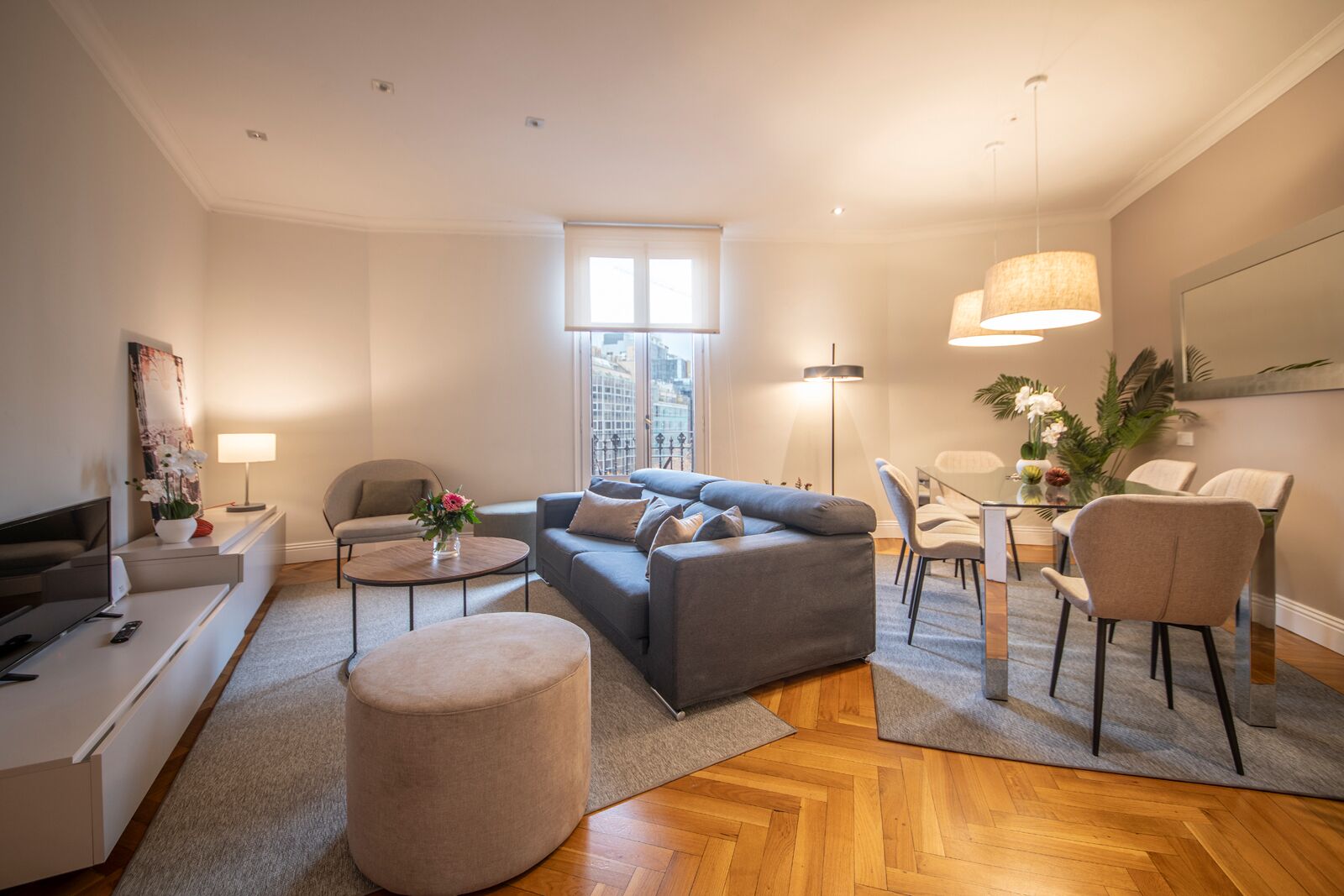 Superior Three Bedroom Apartment Passeig De Gracia - You Stylish - バダロナ
