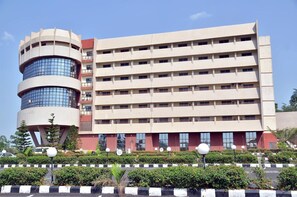 Exterior - Royal Birds Hotel & Towers (Akure)