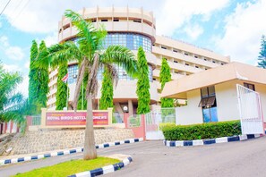 Front of property - Royal Birds Hotel & Towers (Akure)