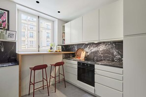 Fridge, microwave, oven, stovetop