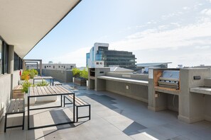 BBQ/picnic area - TenOnQ B6 (Cape Town)