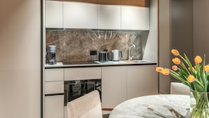 Căn hộ (1 Bedroom) | Bếp nhỏ riêng