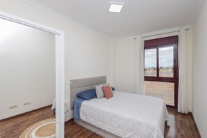 2 bedrooms, desk, iron/ironing board, free WiFi - Luxury Workfriendly Home - Far Ocean Views (Santa Lucía de Tirajana)