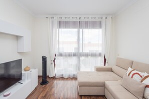 TV - Luxury Workfriendly Home - Far Ocean Views (Santa Lucía de Tirajana)