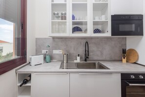 Fridge, microwave, oven, coffee/tea maker - Luxury Workfriendly Home - Far Ocean Views (Santa Lucía de Tirajana)