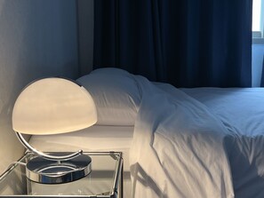 2 bedrooms, iron/ironing board, WiFi, bed sheets - Lake Frontage Modern House (15min walk to Lotteworld) (Seoul)