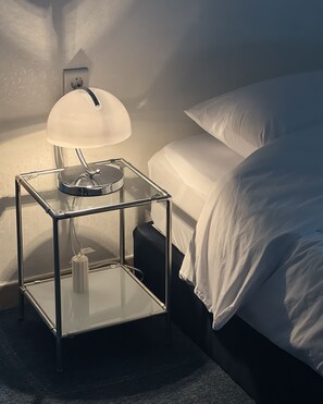 2 bedrooms, iron/ironing board, WiFi, bed sheets - Lake Frontage Modern House (15min walk to Lotteworld) (Seoul)