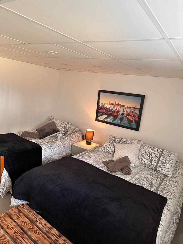 1 bedroom, iron/ironing board, WiFi, bed sheets