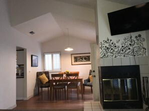 Dining - Private community Home, near to Beach and steps to pvt. community pool!  (Carpinteria)