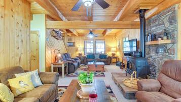 House (5 Bedrooms) | Interior