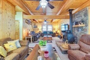 House (5 Bedrooms) | Interior