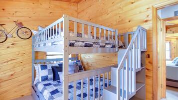 House (5 Bedrooms) | Interior