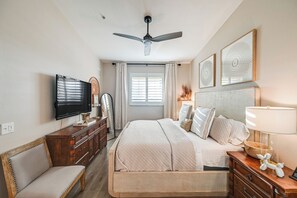 Apartment (2 Bedrooms) | Interior - Elegant Naples Condo w/ Golf View & Community Pool (Naples)