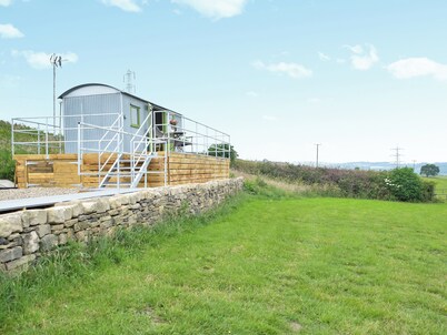 1 bedroom accommodation in Upper Heaton, Huddersfield