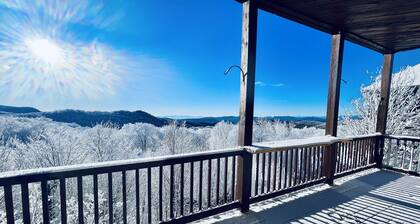 Sugar Mountain Cabin, 2bd/2bath, Steps to Slopes, Bucket List Mountain Views