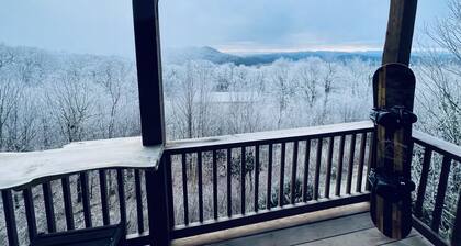 Sugar Mountain Cabin, 2bd/2bath, Steps to Slopes, Bucket List Mountain Views